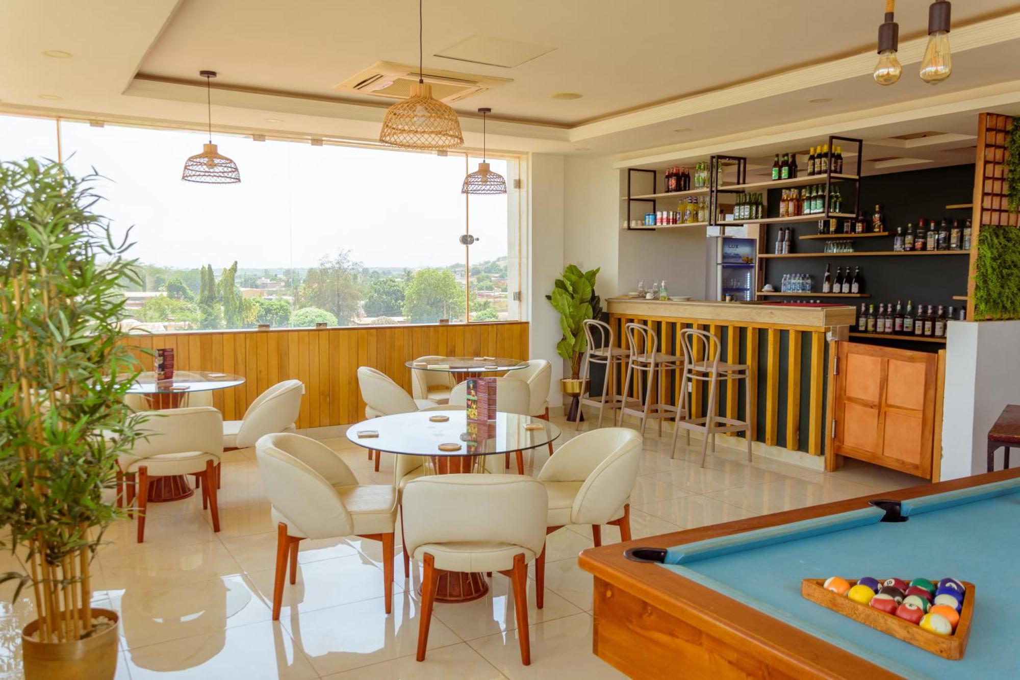 Hotel La Rose Blanche Korhogo ภายนอก รูปภาพ