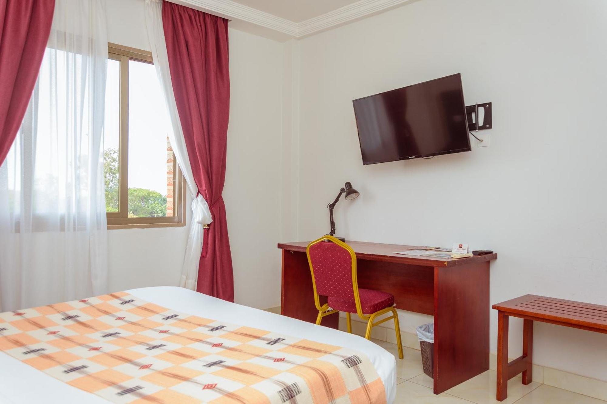 Hotel La Rose Blanche Korhogo ภายนอก รูปภาพ