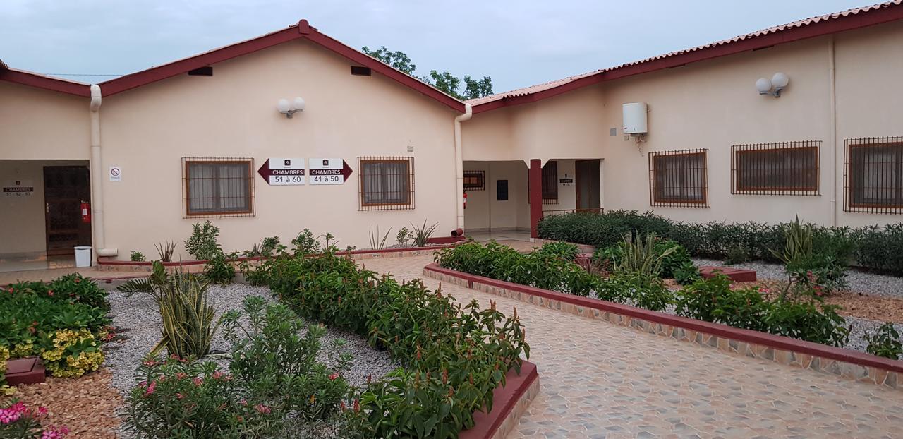 Hotel La Rose Blanche Korhogo ภายนอก รูปภาพ