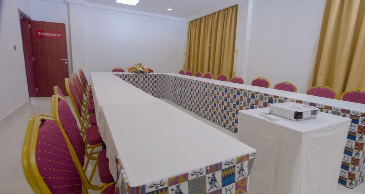 Hotel La Rose Blanche Korhogo ภายนอก รูปภาพ