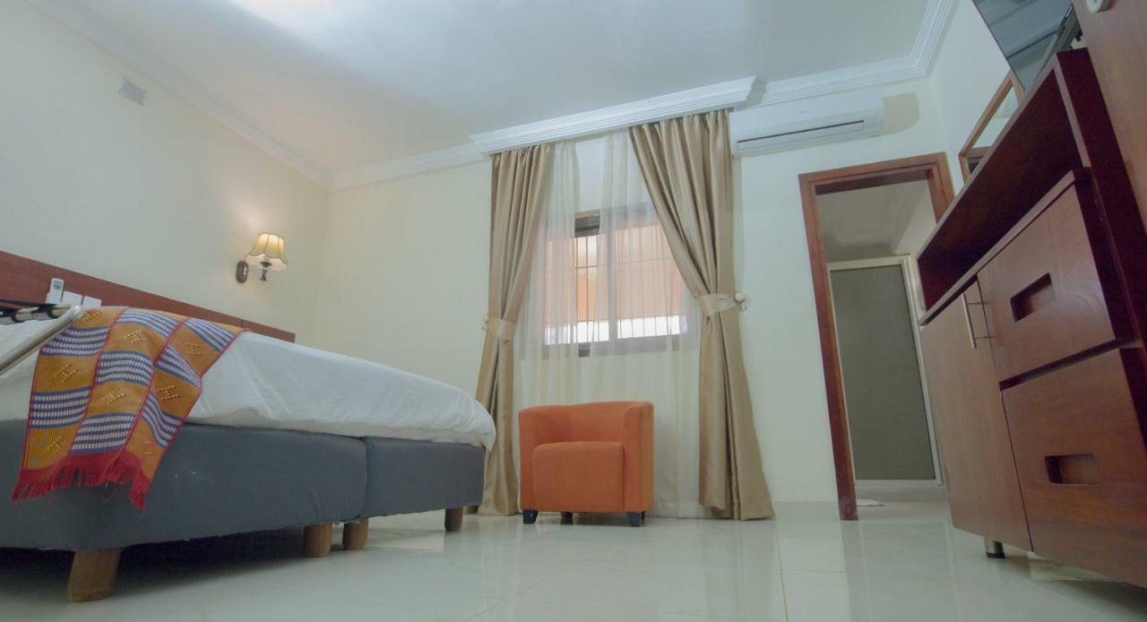 Hotel La Rose Blanche Korhogo ภายนอก รูปภาพ
