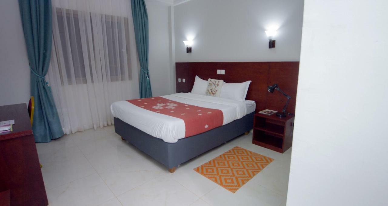 Hotel La Rose Blanche Korhogo ภายนอก รูปภาพ