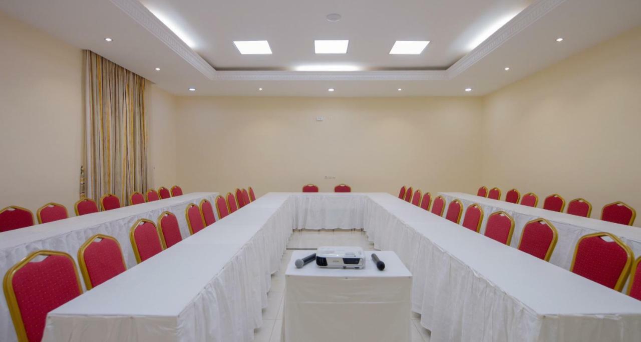 Hotel La Rose Blanche Korhogo ภายนอก รูปภาพ