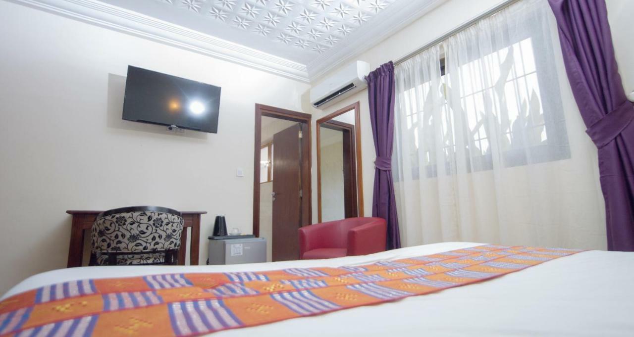 Hotel La Rose Blanche Korhogo ภายนอก รูปภาพ