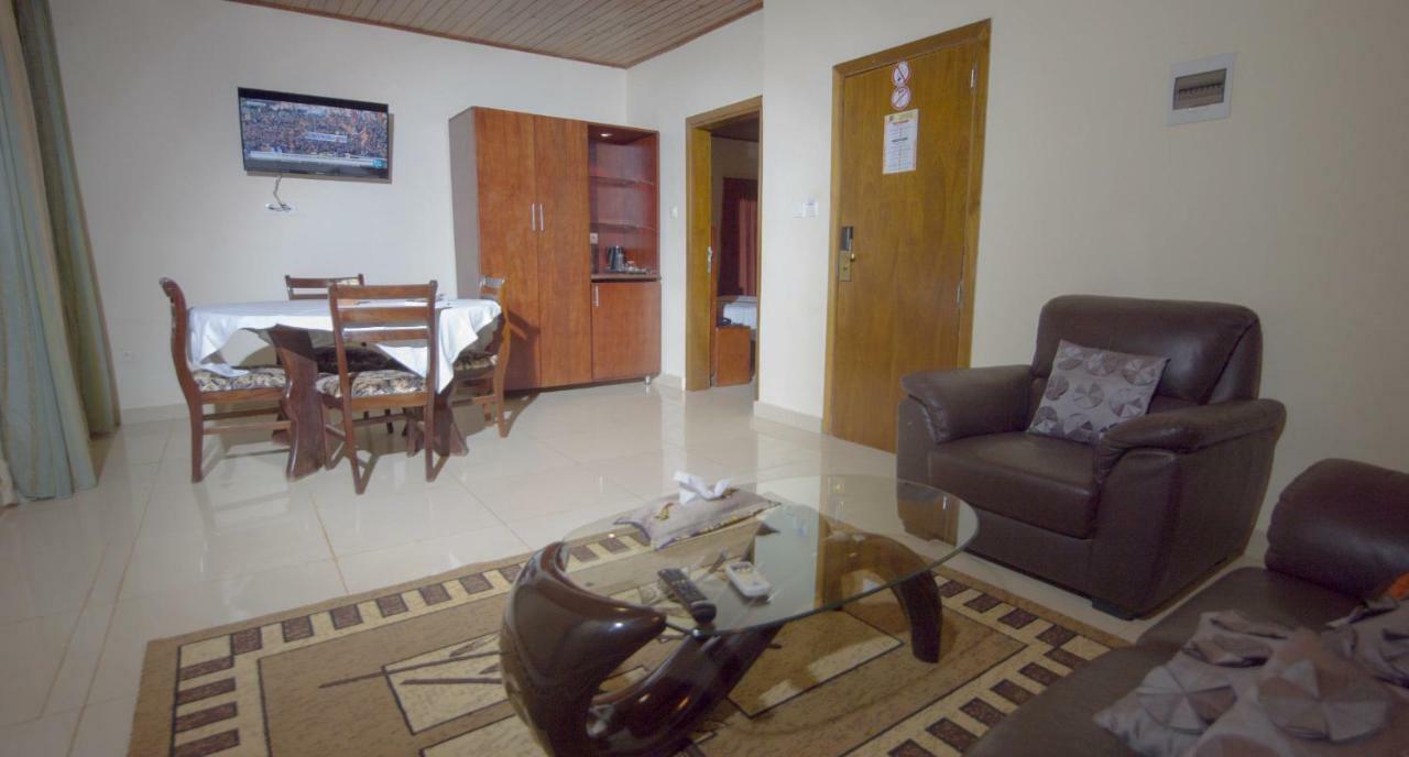 Hotel La Rose Blanche Korhogo ภายนอก รูปภาพ